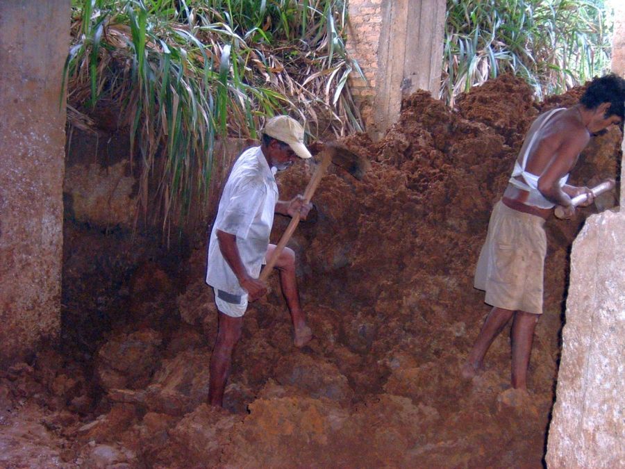 Suzanna Travels to Sri Lanka