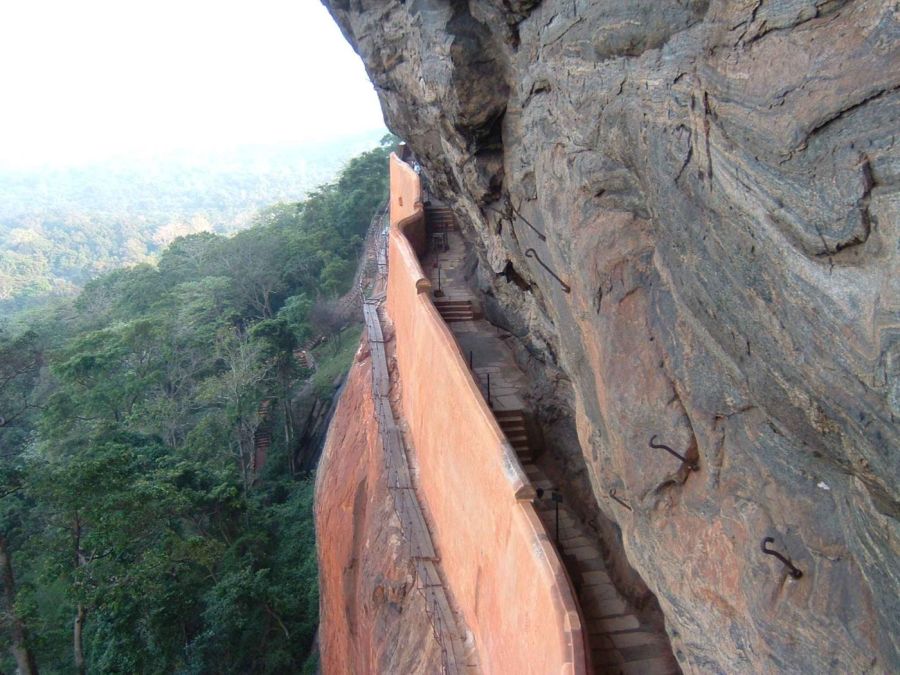 Suzanna Travels to Sri Lanka