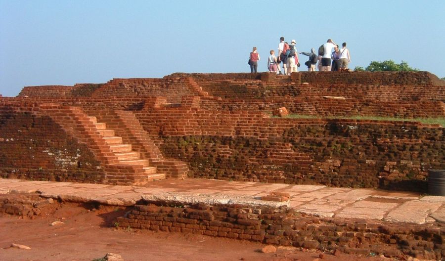 Suzanna Travels to Sri Lanka